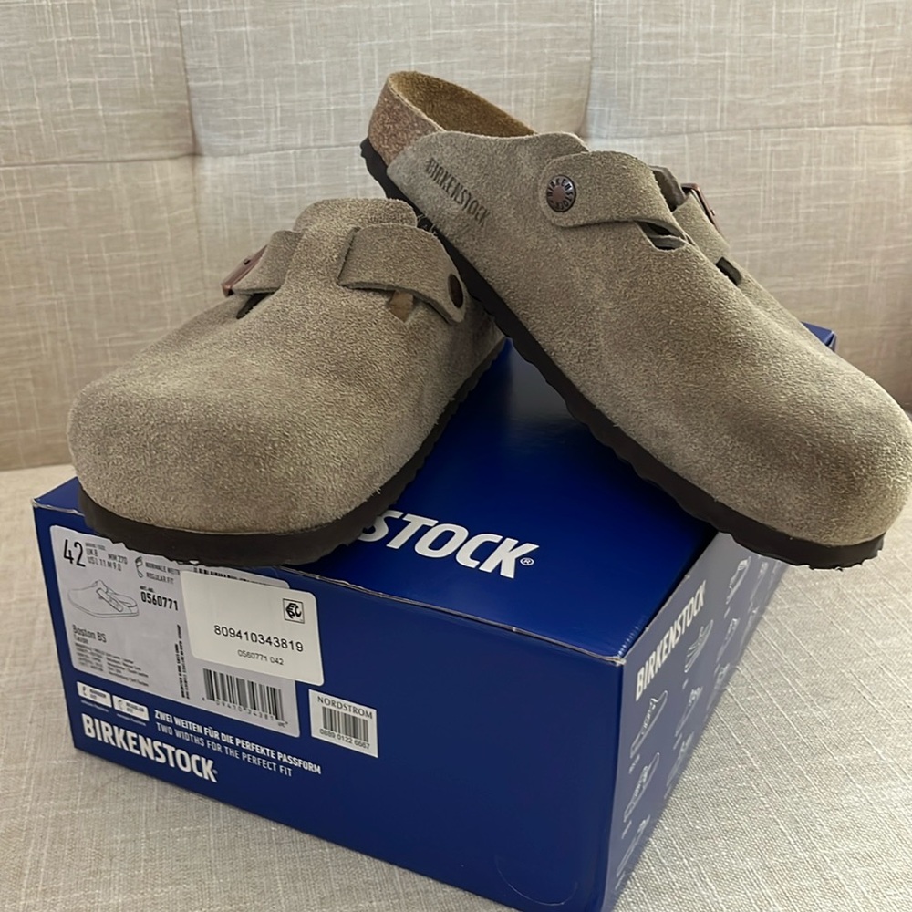 Birkenstock unisex Boston suede clog Taupe size 42